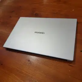 Huawei Matebook D14 ~ intel Core i5-1135G7 ~ RAM 8GB/ SSD 512GB
