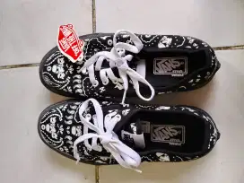 Vans off the wall StarWars hitam