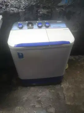 Mesin cuci merk aqua