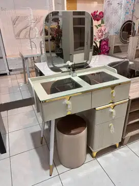 Furnitur lengkap bisa kredit pakai KTP aja