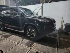 Toyota fortuner 2020 TRD