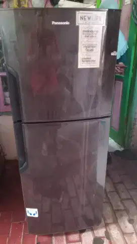 Dijual Kulkas 2 Pintu Merek Panasonic