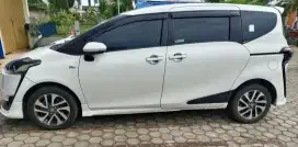 Toyota Sienta V CVT 2019