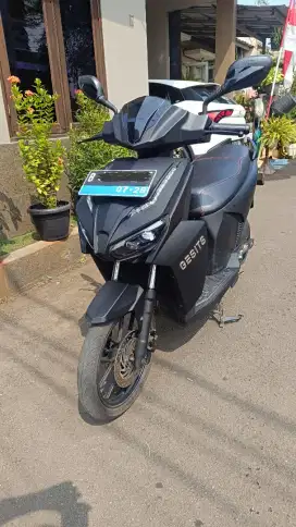 Gesits G1 tahun 2022 hitam tanpa baterai