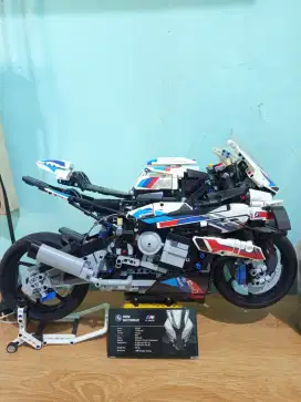 Jual Lego technic motor M1000RR