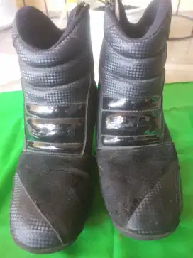 Sepatu touring rvr rush