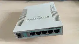 Router Wifi hostpot Mikrotik RB951G-2Hnd masih mulus garansi 3 bulan