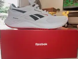 Jual sepatu Reebok Energen Tech 2 Mens