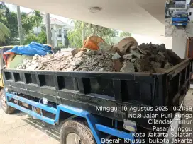 Jssa buang puing dan urugan