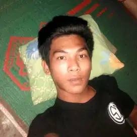 Cari kerjaan apah ajah yg penting halal...kuli jg gpp..
