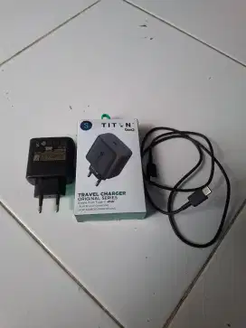 Charger Titon 45 W baru buka segel