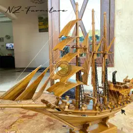 Miniatur Kapal Hiasan Maja