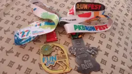 Dijual : 2 medali sbagai finisher lomba lari, cocok untuk koleksi kamu