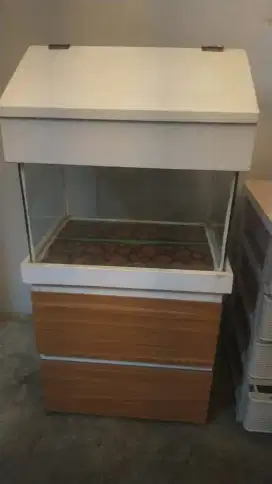 Aquarium mini 50x30 plus box laci