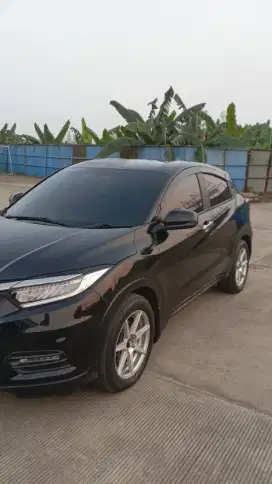 HR-V SE AT 2019 HITAM