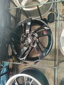 daihatsu rocky ring 16 pcd 4*100
Warna ORI black metalik