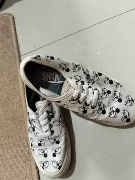Vans Disney size 37 no box