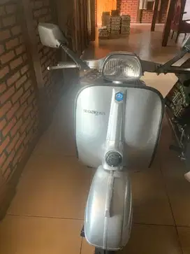 Jual beli vespa velos tahun 1977