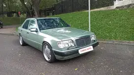 Carco Auto Mercedes Benz  Boxer E230 1988 Antik