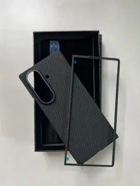 Case Samsung Z Fold 7 aramid carbon asli
