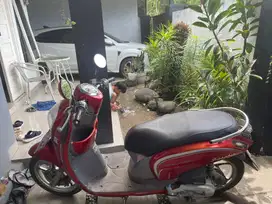 Scoopy 2016 merah