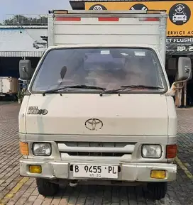 Dijual Toyota Dina Rino Box 4 Roda tahun 2000