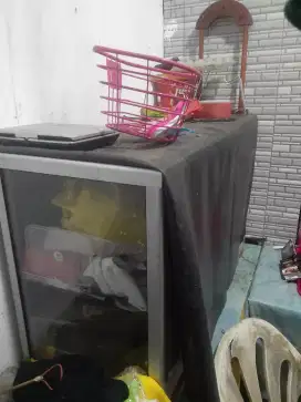 Etalase Seken Lok Kemanggisan