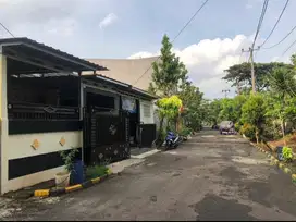 Dijual Rumah dalam Komplek