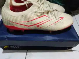 SEPATU BOLA MILLS XYCLOPS HELIOS FG