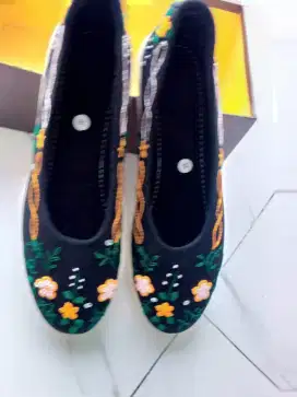 Sepatu wanita no 38