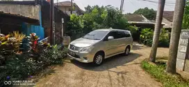 Toyota Kijang innova V AT  2012