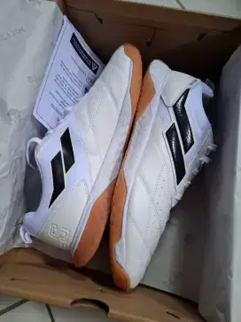 Sepatu Futsal Mills Voltasala Mirage