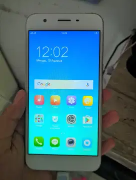Jual Hp OPPO ram 3gb/32 masih mulus no minus