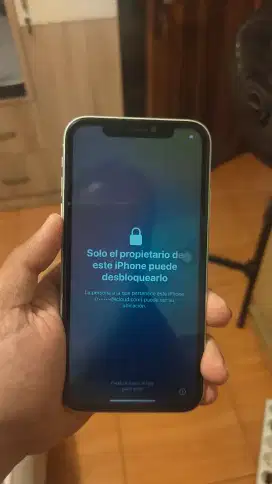 Iphone XR  64 Gb (lock iCloud)