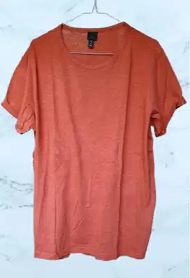 Kaos H&M Size L, Merah Bata. Lengan Pendek, Kerah Bulat. 100% Cotton.