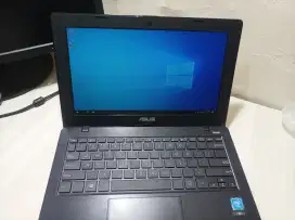 Laptop Asus x200m