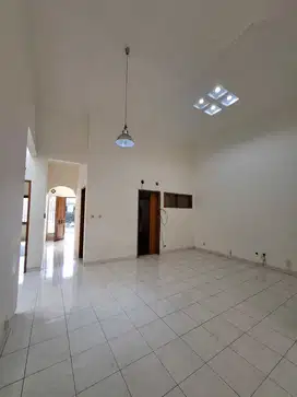 Disewakan Rumah Siap Huni di Taman Kopo Indah 3
