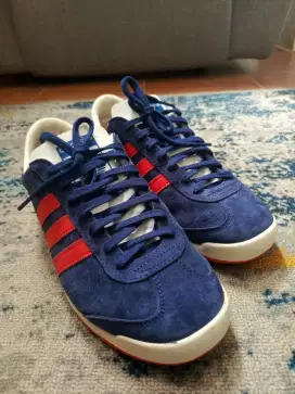 ADIDAS JAVA (City Series) Size 41 1/3