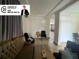 Rumah Dg Taman Pribadi untuk Santai di Graha Taman Bintaro RR-16061
