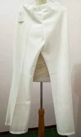 Celana Putih Tebal