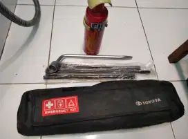 Perlengkapan safety mobil