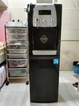Dispenser panas, dingin, adem