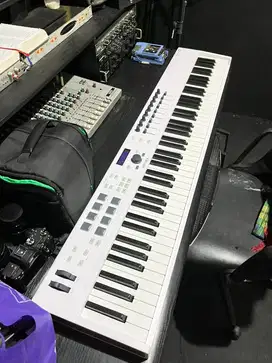 keyboard controller Arturia Keylab 88 Essential harga 8.6 JT