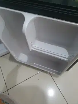 Kulkas mini bekas