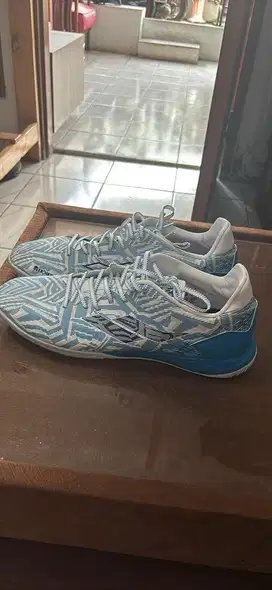 mills vonix in warna biru