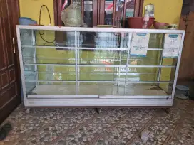 Etalase 2 meter roda
