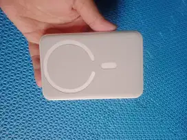 Powerbank IP kapasitas 10.000mah lumayan mulus hanya unit saja