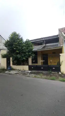 RUMAH DI JUAL !! LOKASI STRATEGIS