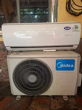 AC Midea 1/2 PK termasuk jasa pasang