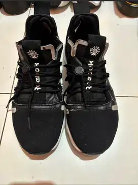 Reebook running no 37